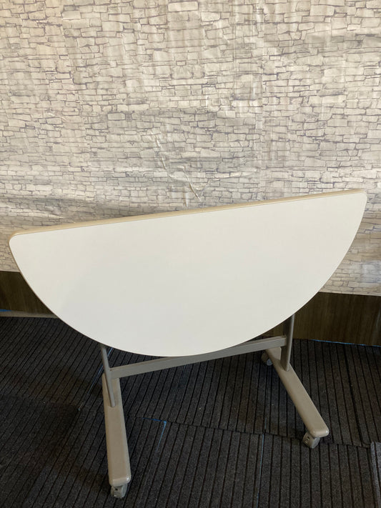 Bランク ITO 半月テーブル